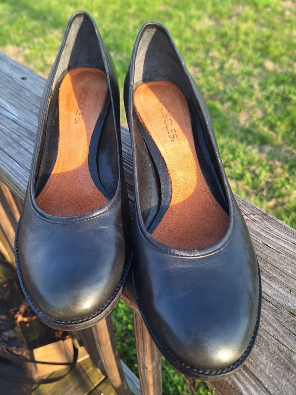 Aerosoles Classic Black Round Toe Leather Pumps Sz 8.5